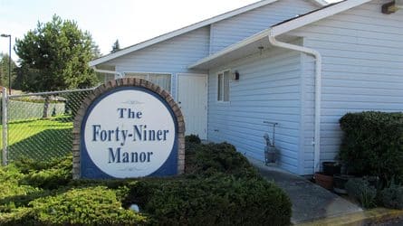 Forty-Niner-Manor exterior signage